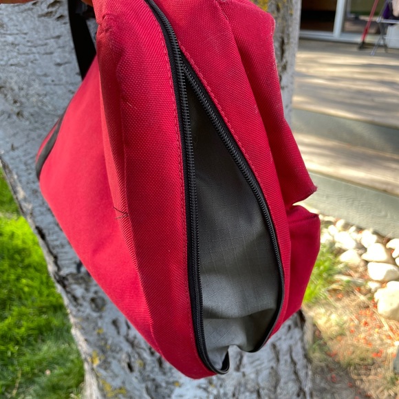 Skip Hop Duo red multi-pocket bag - Picture 7 of 10